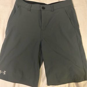 Under Armour Boys Size 16 Shorts